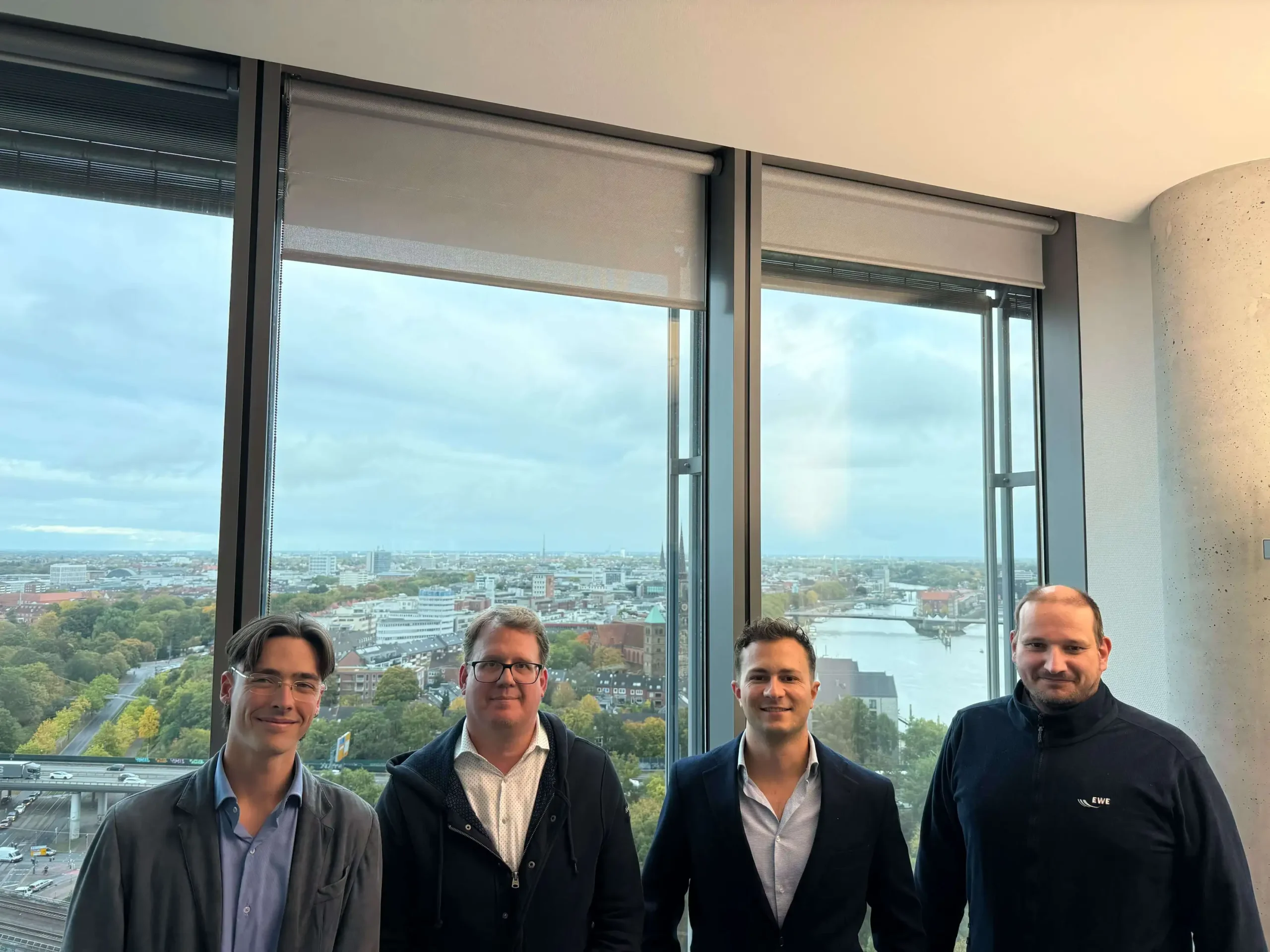 Photo of the CerQlar and EWE teams at the EWE offices in Bremen